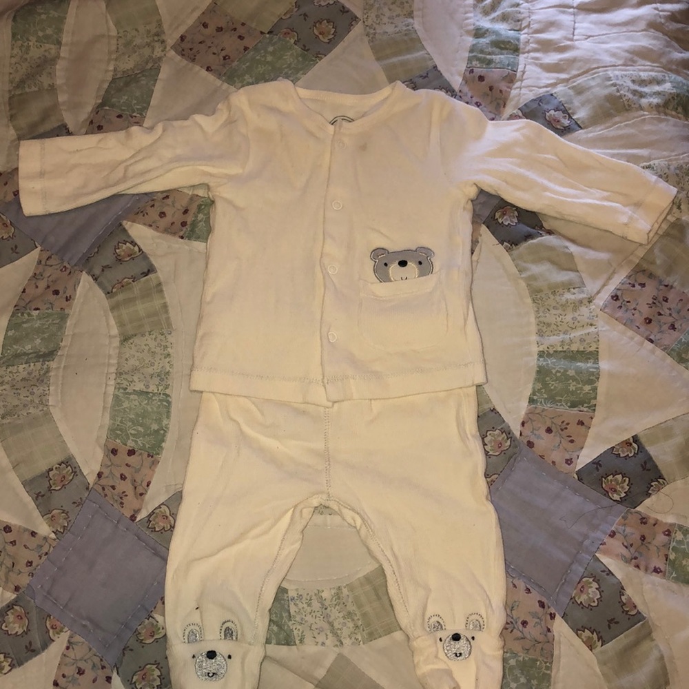 0-3 months bear outfit (Bundle for discount)
